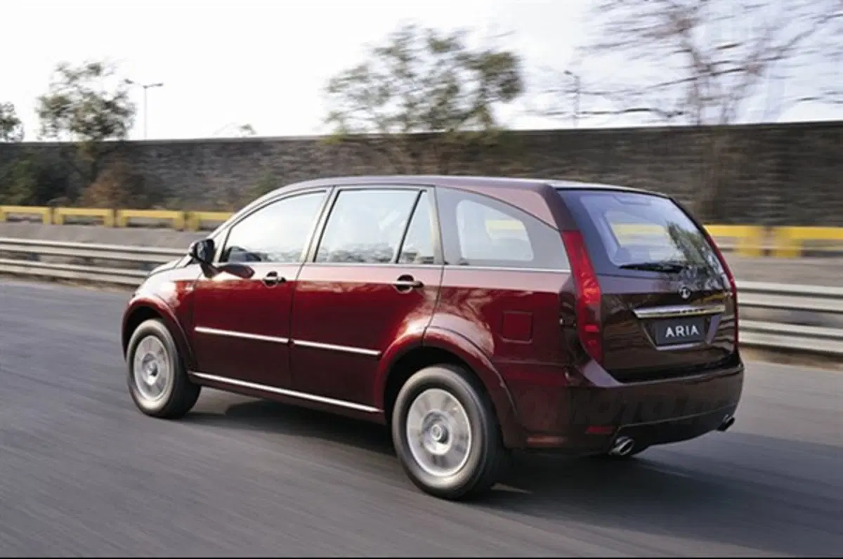 Tata Aria (4)