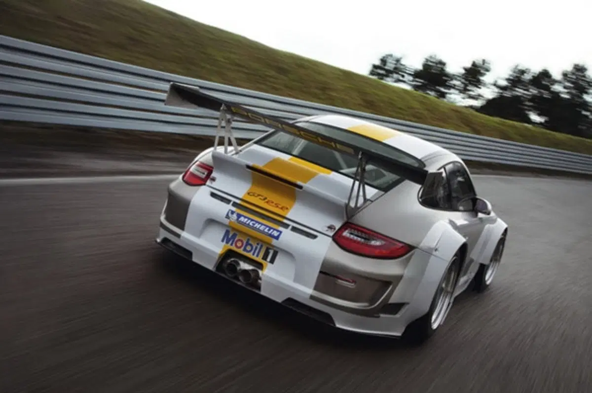 Porsche 911 GT3 RSR 2011 (2)