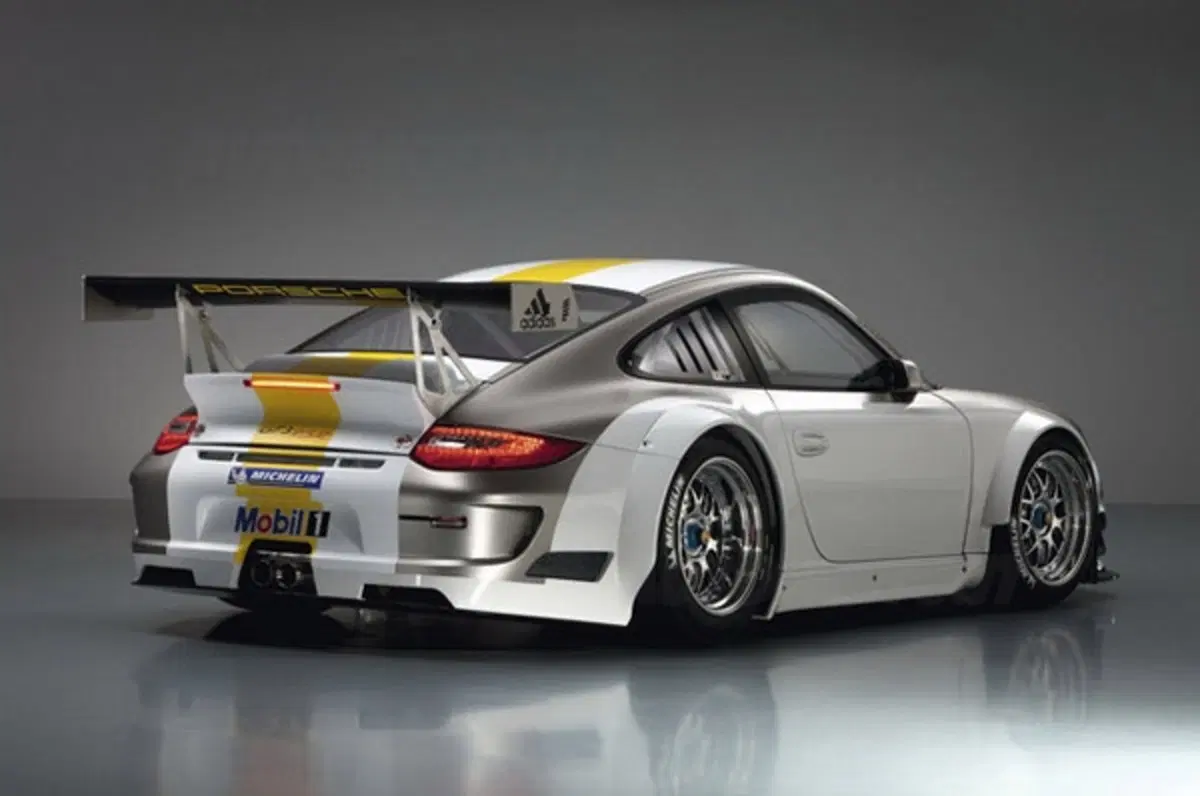 Porsche 911 GT3 RSR 2011 (9)