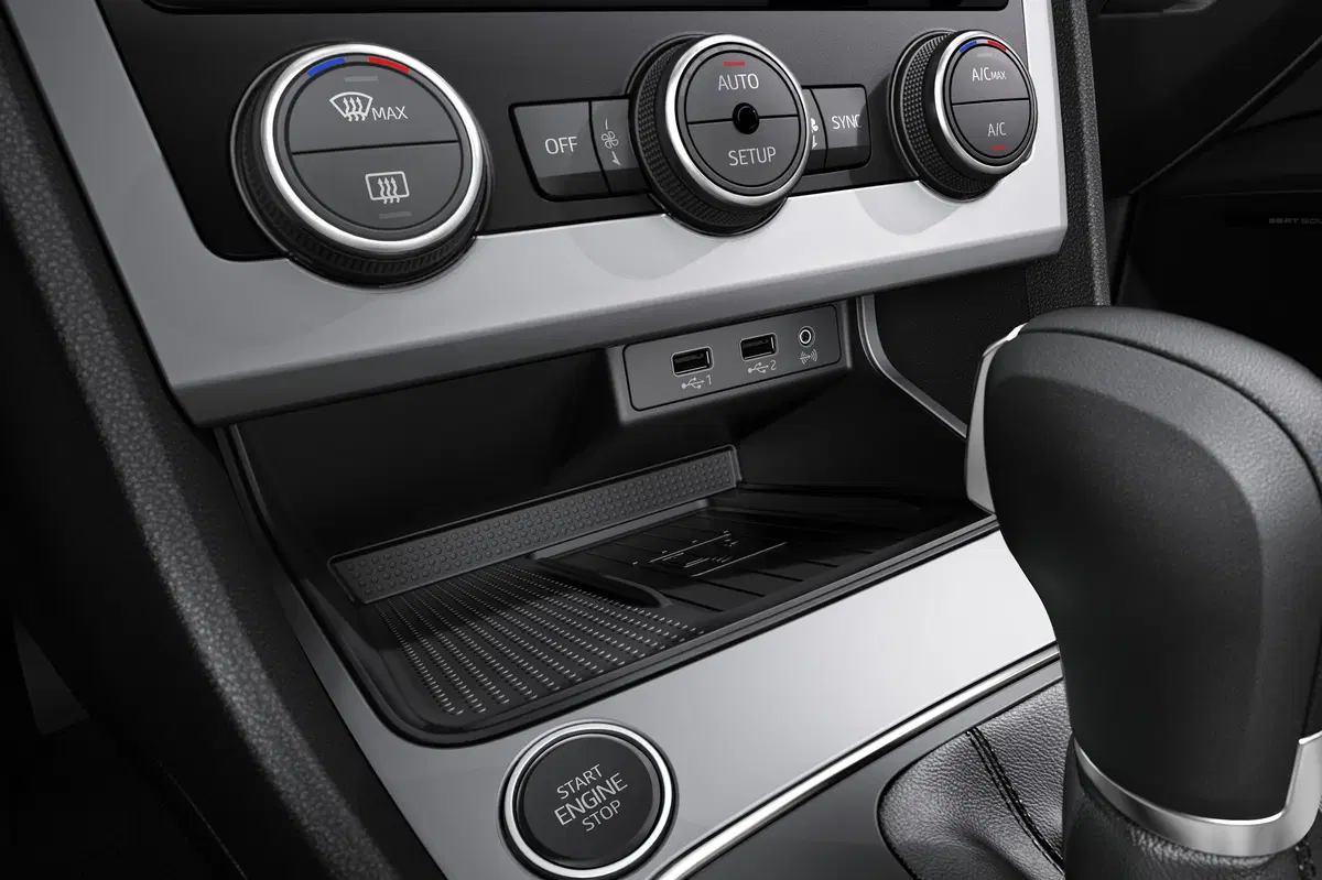 Seat Leon restyling 2017, sempre più hi-tech (10)