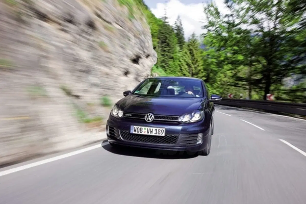Volkswagen Golf: in arrivo due nuovi allestimenti (9)