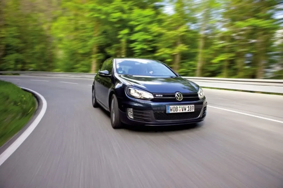Volkswagen Golf: in arrivo due nuovi allestimenti (10)