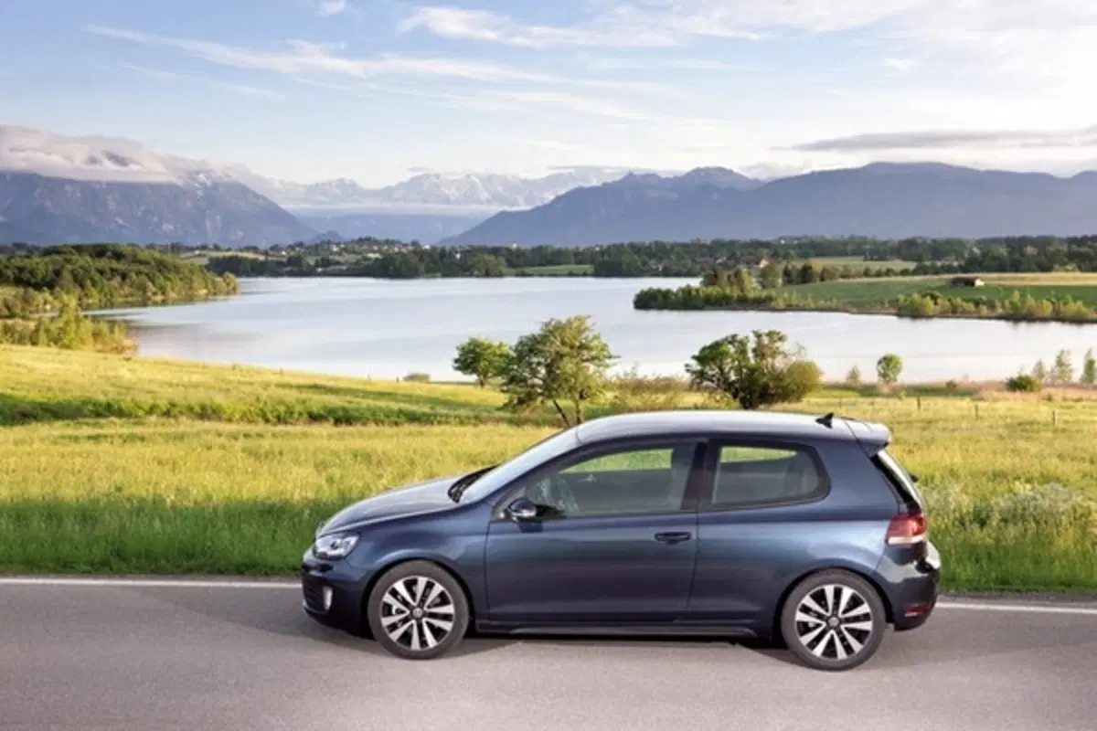 Volkswagen Golf: in arrivo due nuovi allestimenti (20)