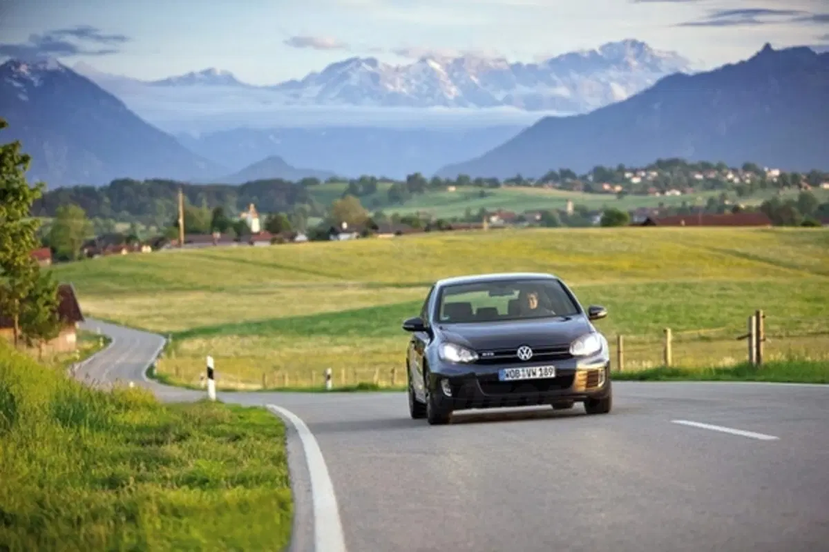 Volkswagen Golf: in arrivo due nuovi allestimenti (23)
