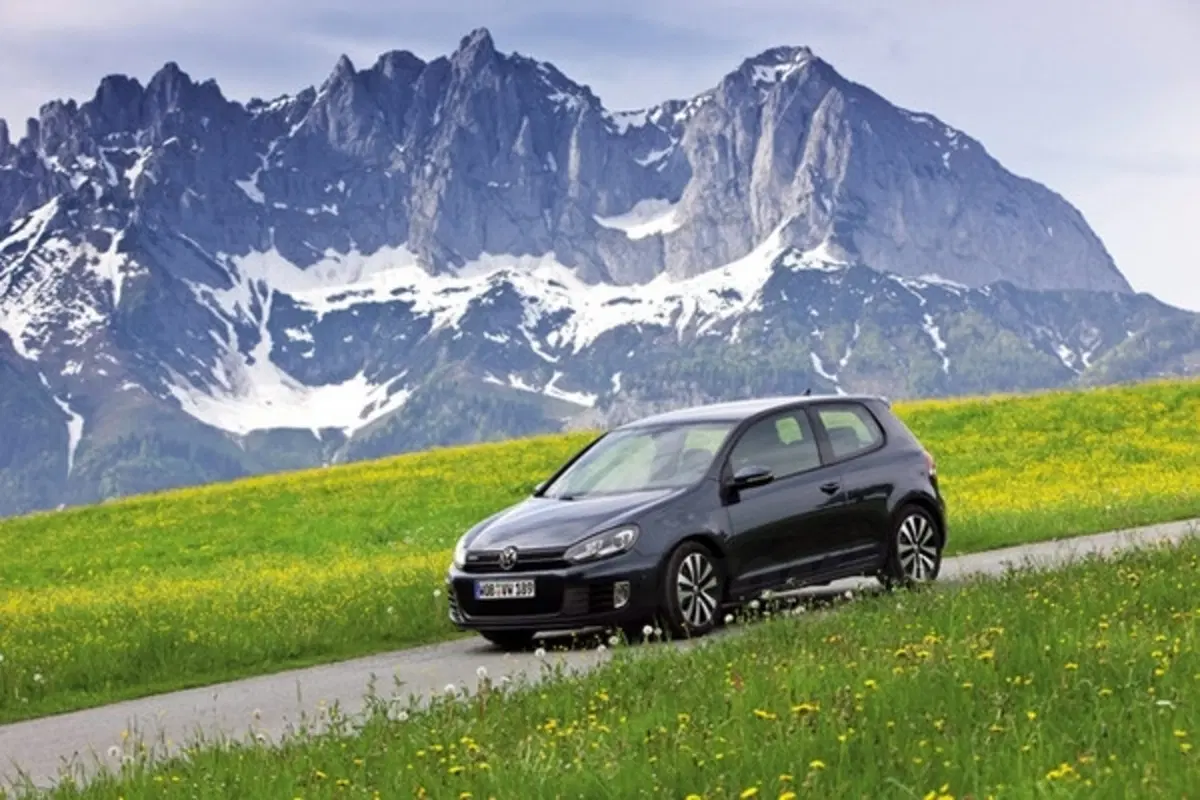 Volkswagen Golf: in arrivo due nuovi allestimenti (25)