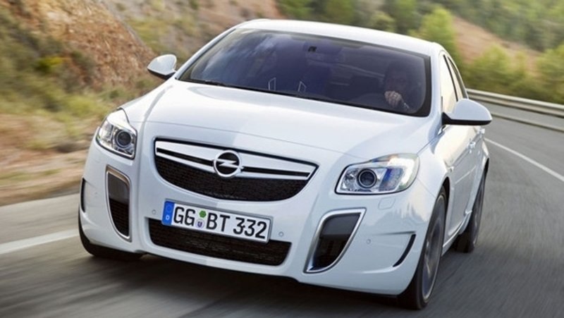 Opel Insignia OPC: anche automatica
