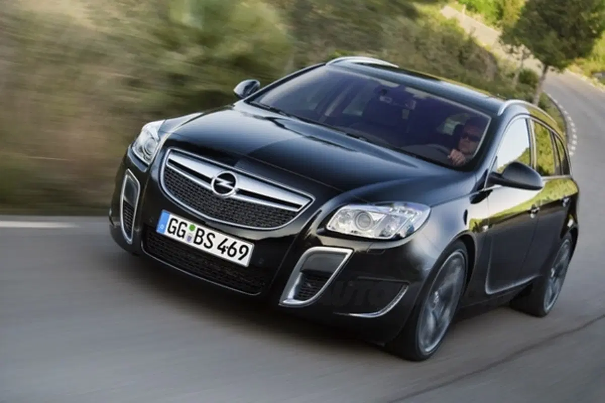 Opel Insignia OPC: anche automatica (3)