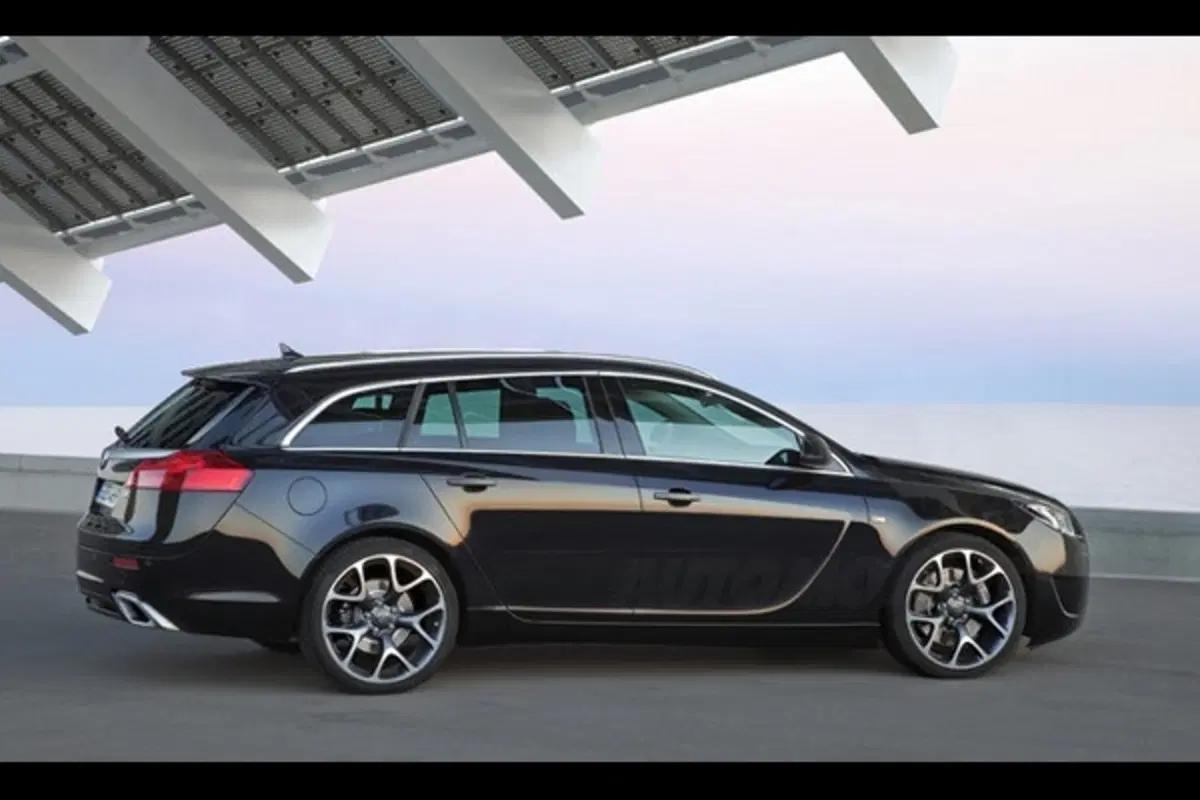 Opel Insignia OPC: anche automatica (5)