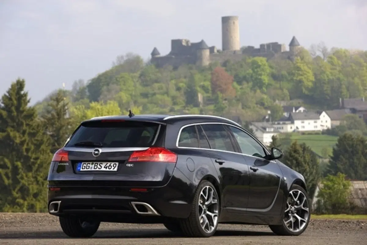 Opel Insignia OPC: anche automatica (6)