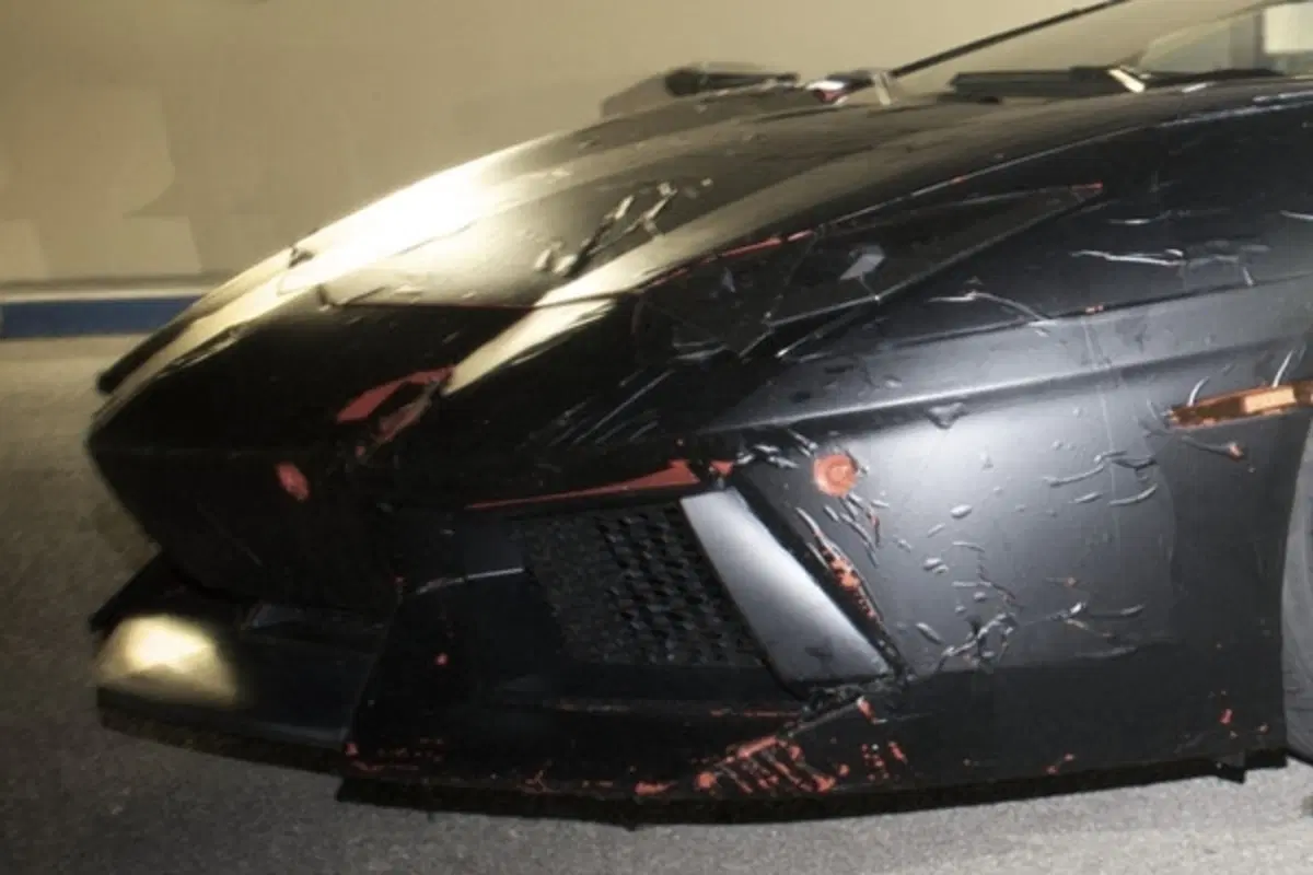 Lamborghini V12: Reventón inspired (3)