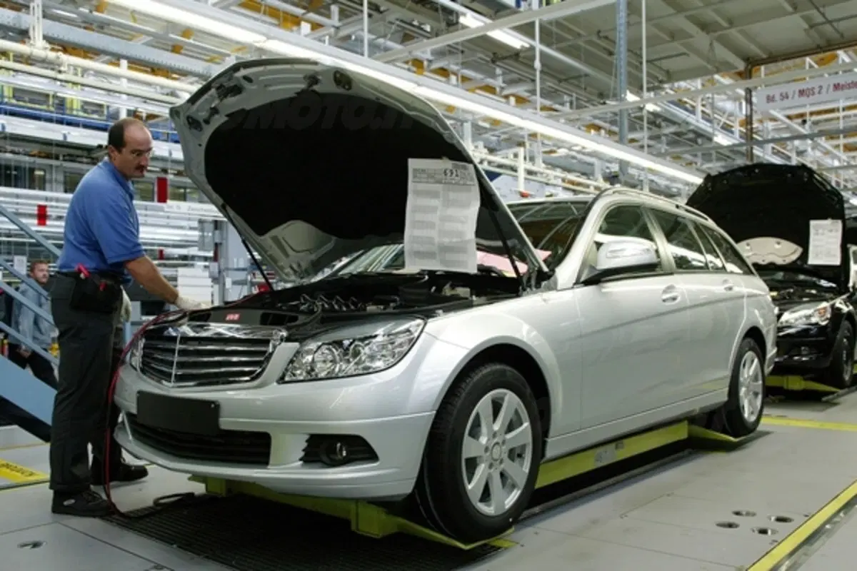 Mercedes Benz: record di volumi nel 2010