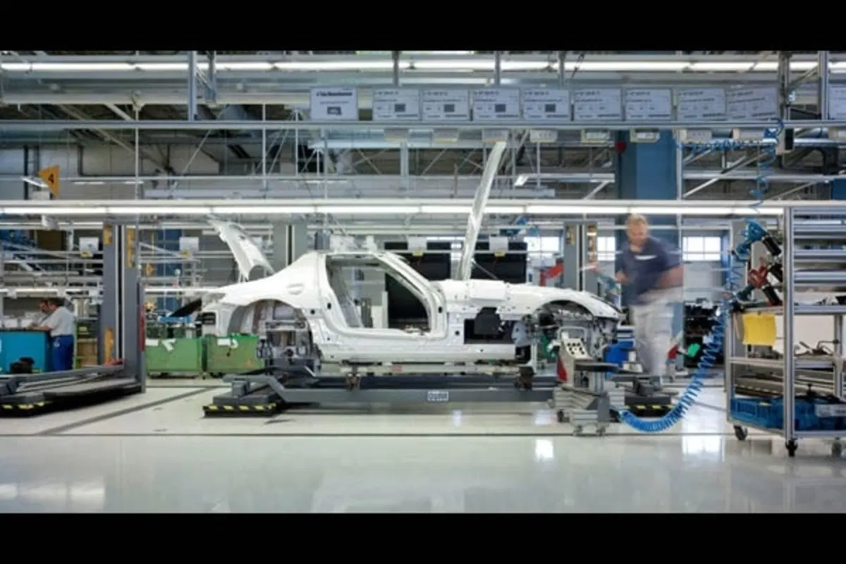 Mercedes Benz: record di volumi nel 2010 (3)
