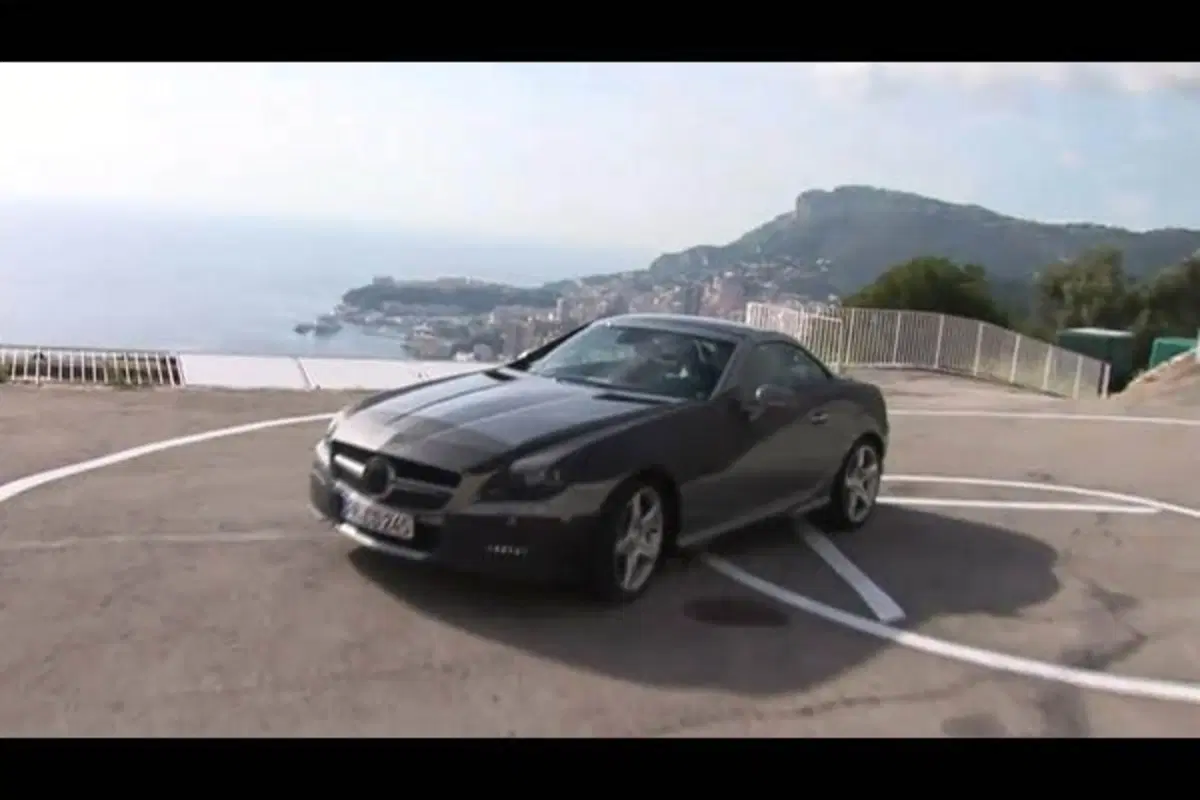 Nico Rosberg prova la nuova Mercedes SLK 2011 (2)