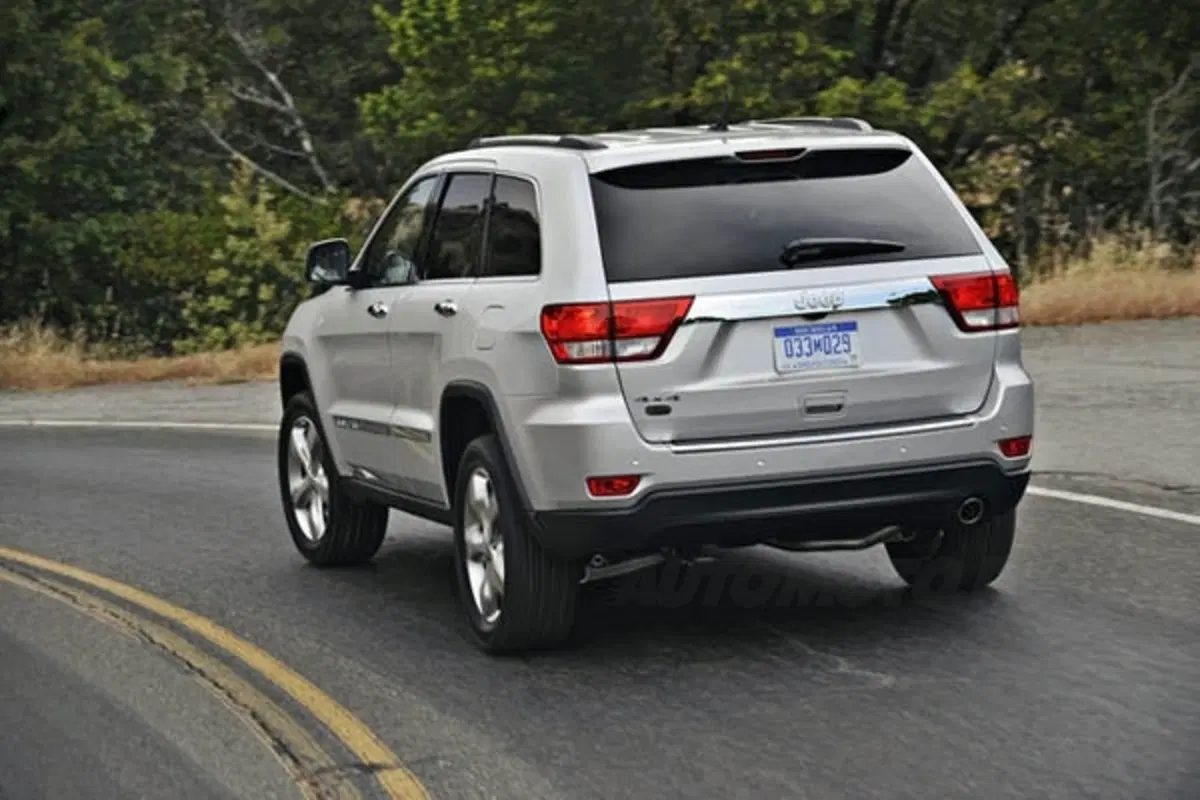 Jeep Grand Cherokee Overland (4)