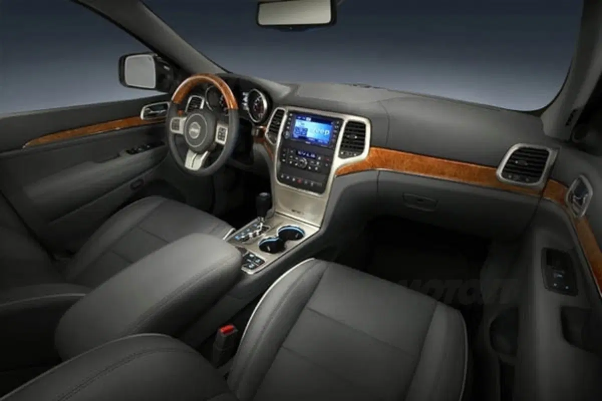 Jeep Grand Cherokee Overland (18)