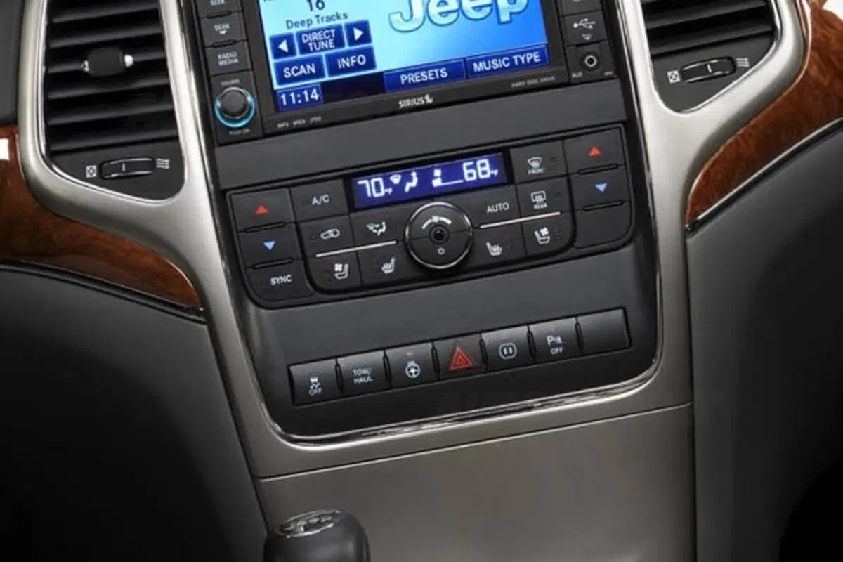 Jeep Grand Cherokee Overland (21)