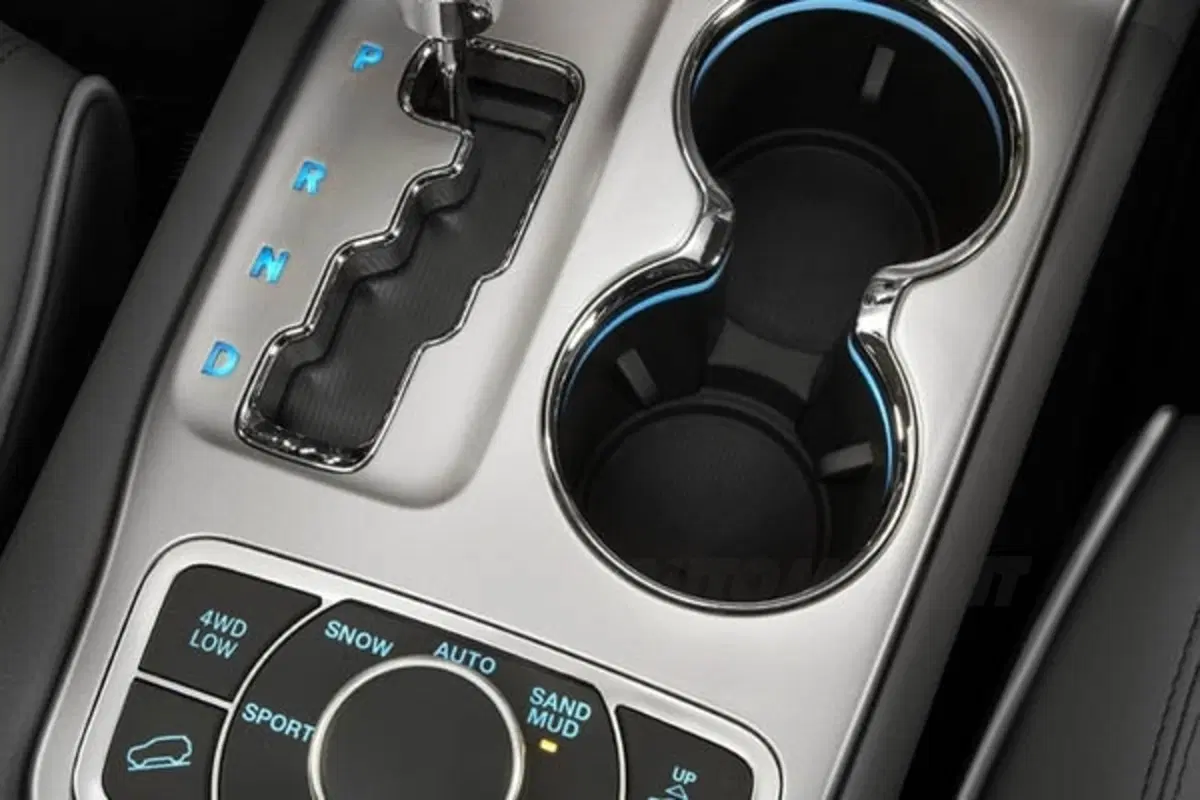 Jeep Grand Cherokee Overland (22)