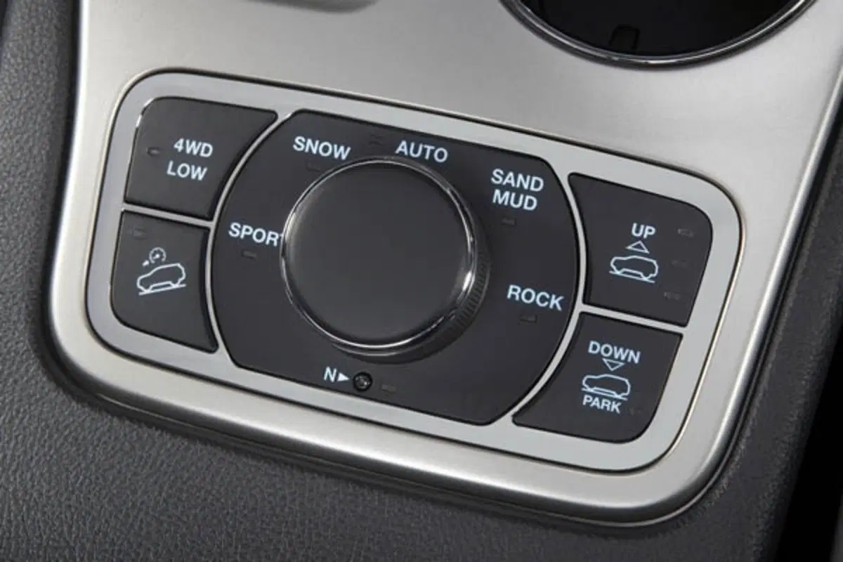 Jeep Grand Cherokee Overland (23)