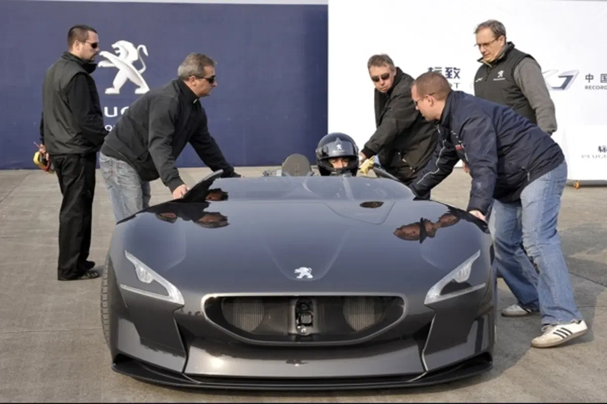 Peugeot: nuovi record per la EX1 (4)