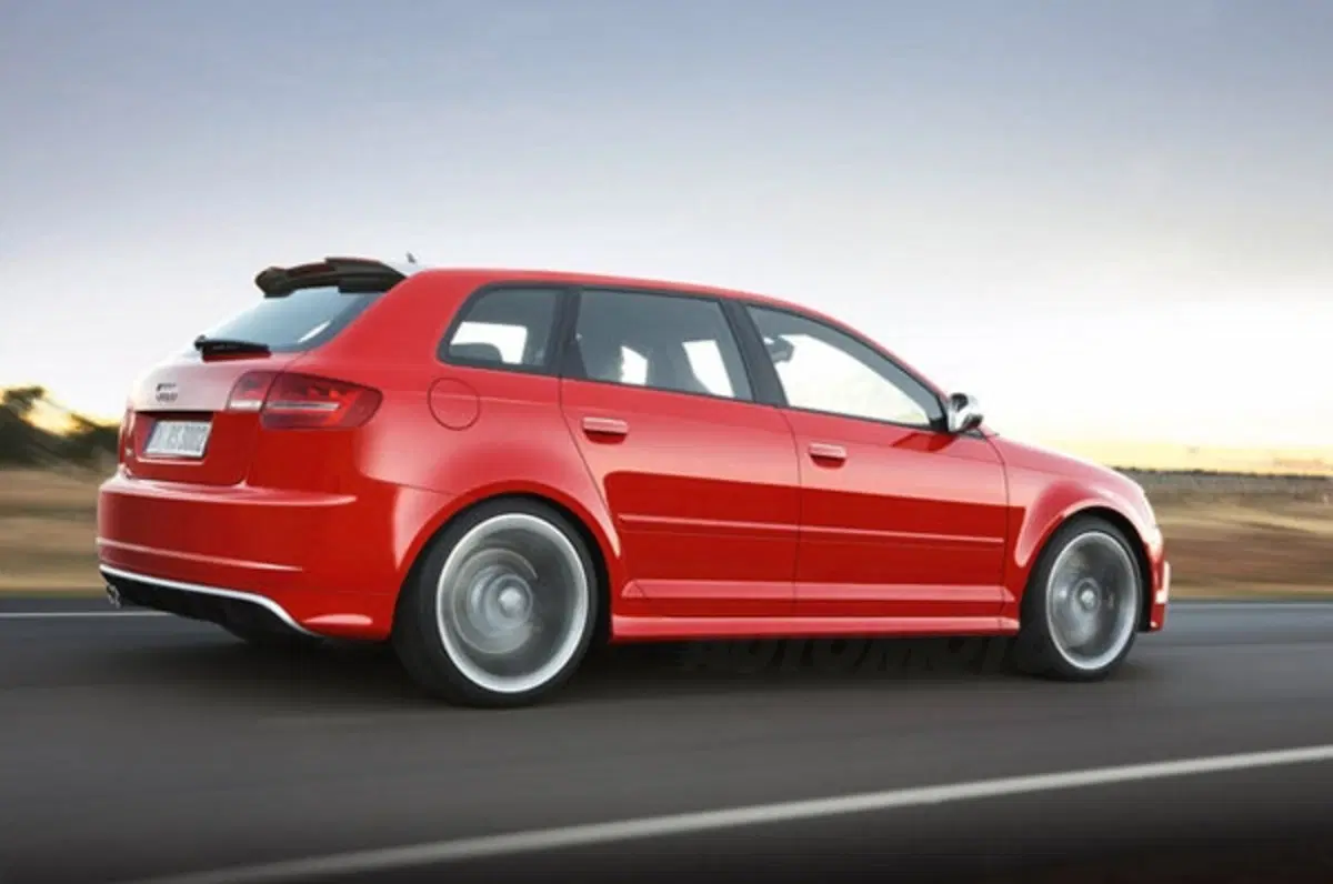 Audi RS3 Sportback: costa 52.100 euro (4)