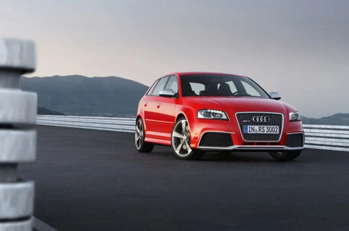 Audi RS3 Sportback: costa 52.100 euro (10)