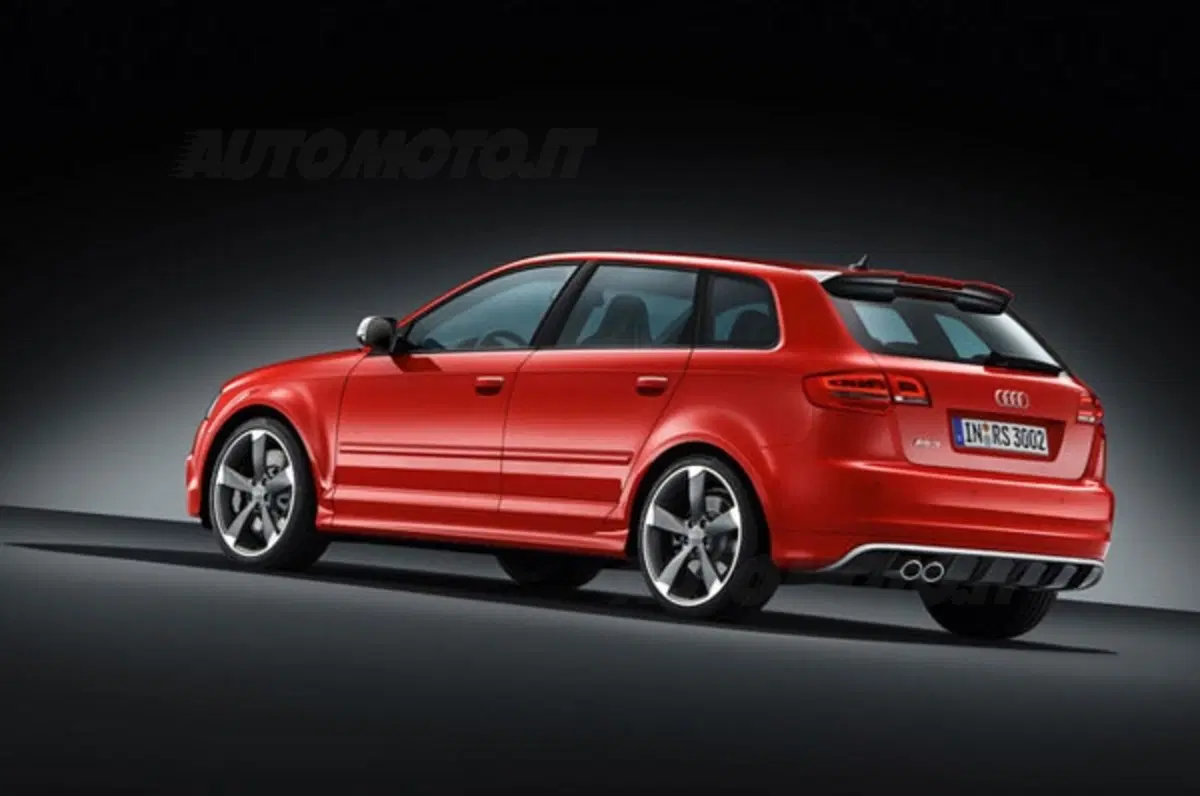 Audi RS3 Sportback: costa 52.100 euro (15)
