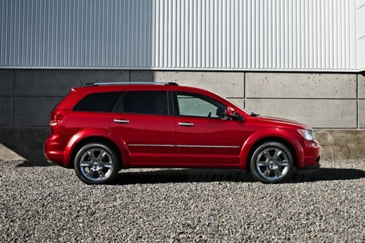 Fiat Freemont - si chiamerà così la nuova crossover Fiat (3)