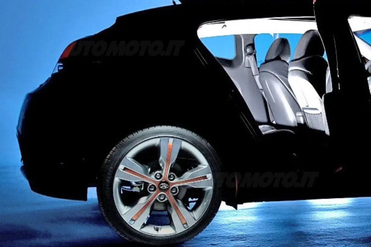 Hyundai Veloster - secondo teaser (6)