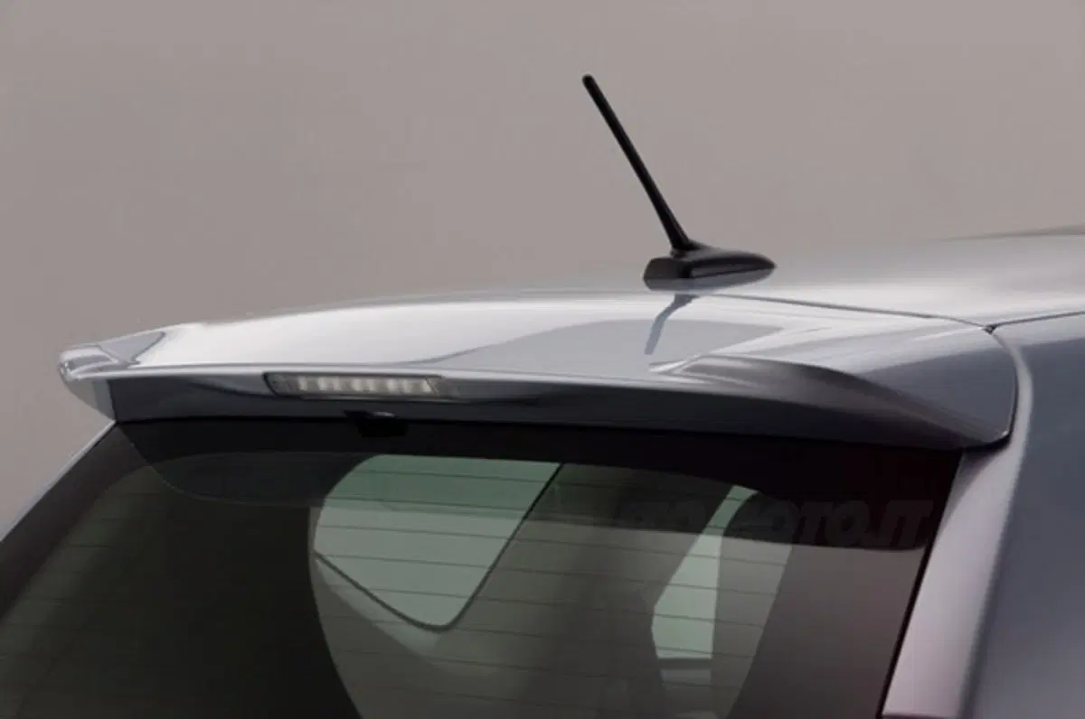 Toyota Prius v (23)