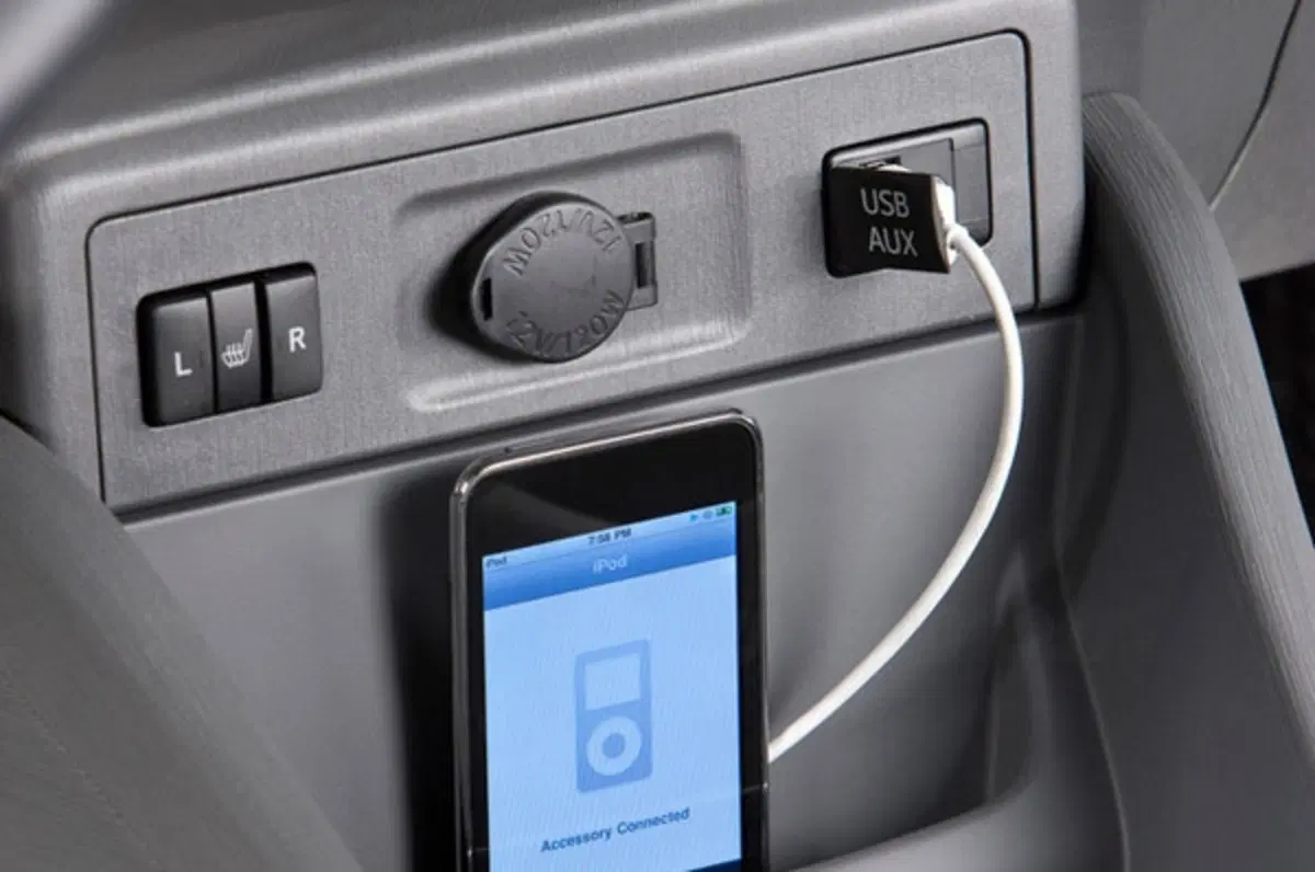 Toyota Prius v (41)