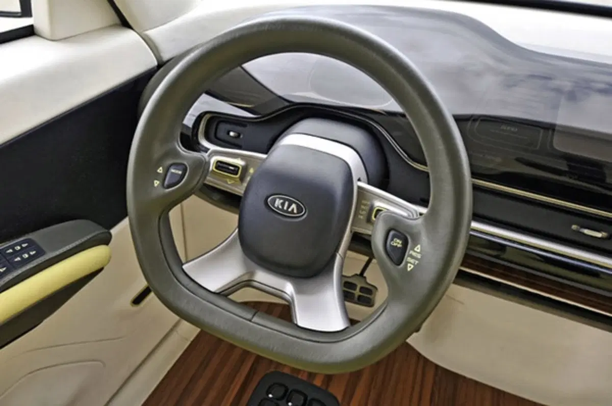 Kia KV7 (14)