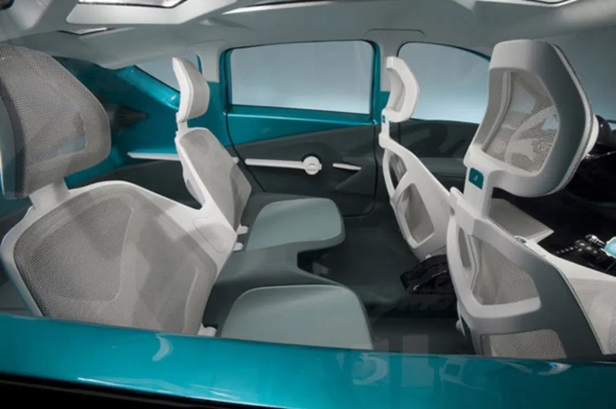 Toyota Prius c (11)