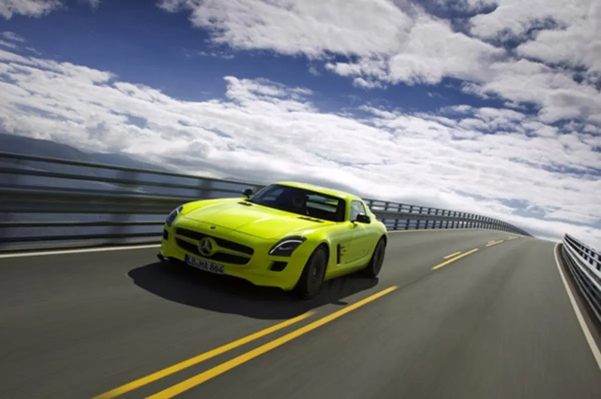 Mercedes SLS AMG E-Cell (5)