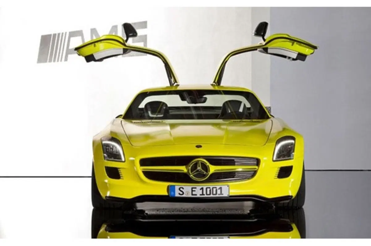 Mercedes SLS AMG E-Cell (12)