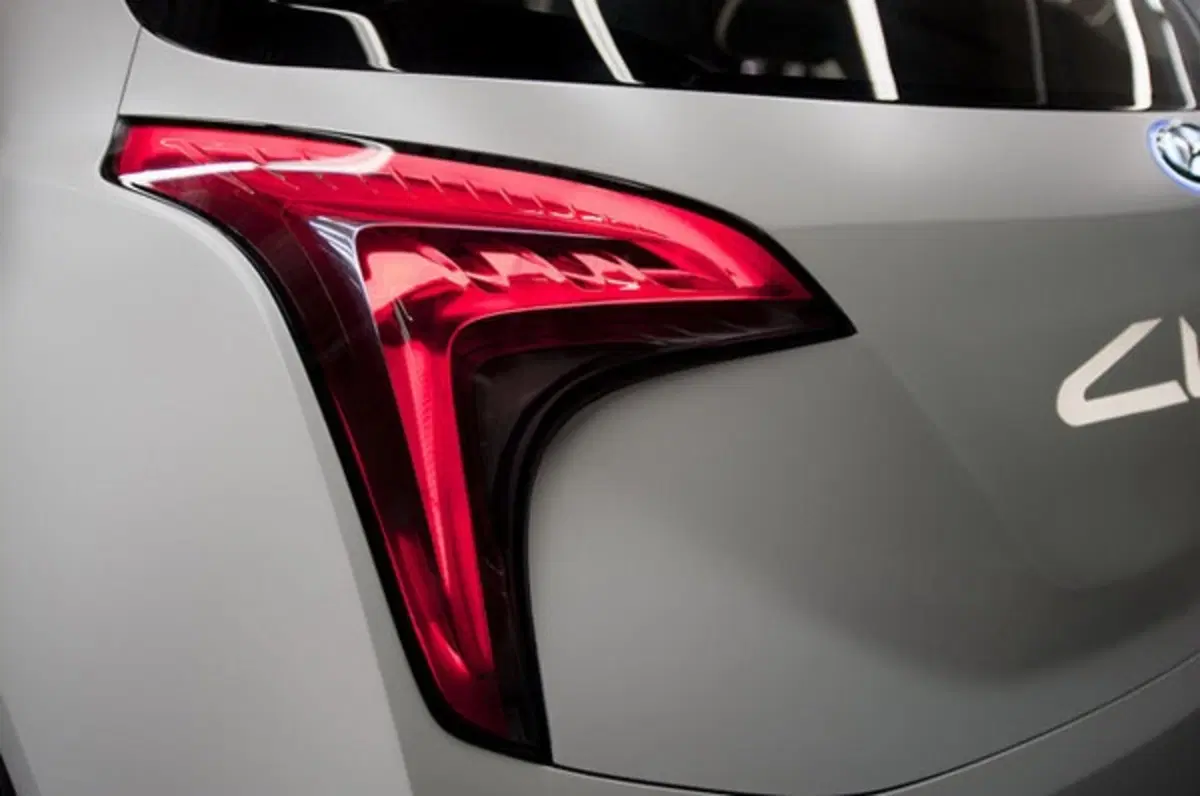 Hyundai Curb (10)