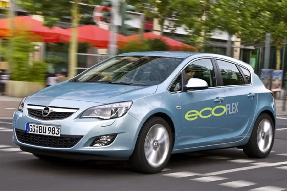 Opel Astra EcoFLEX (2)