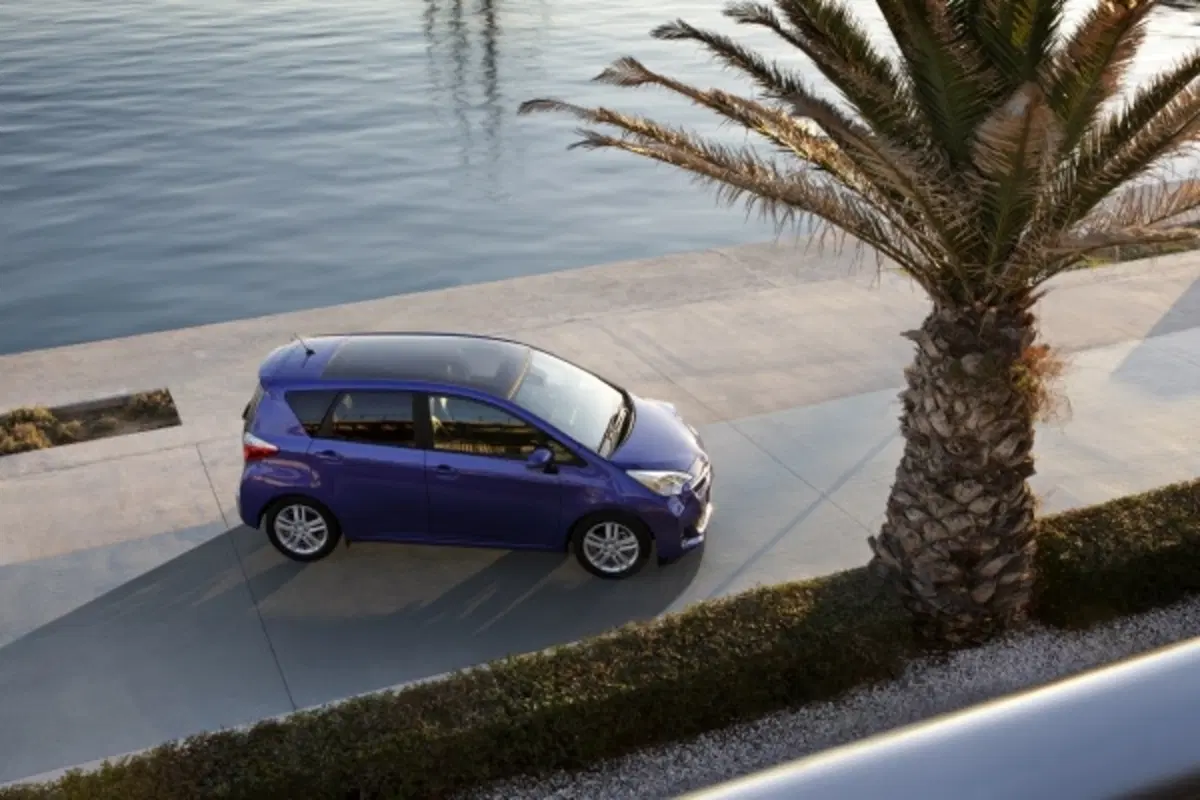 Toyota Verso-S (5)