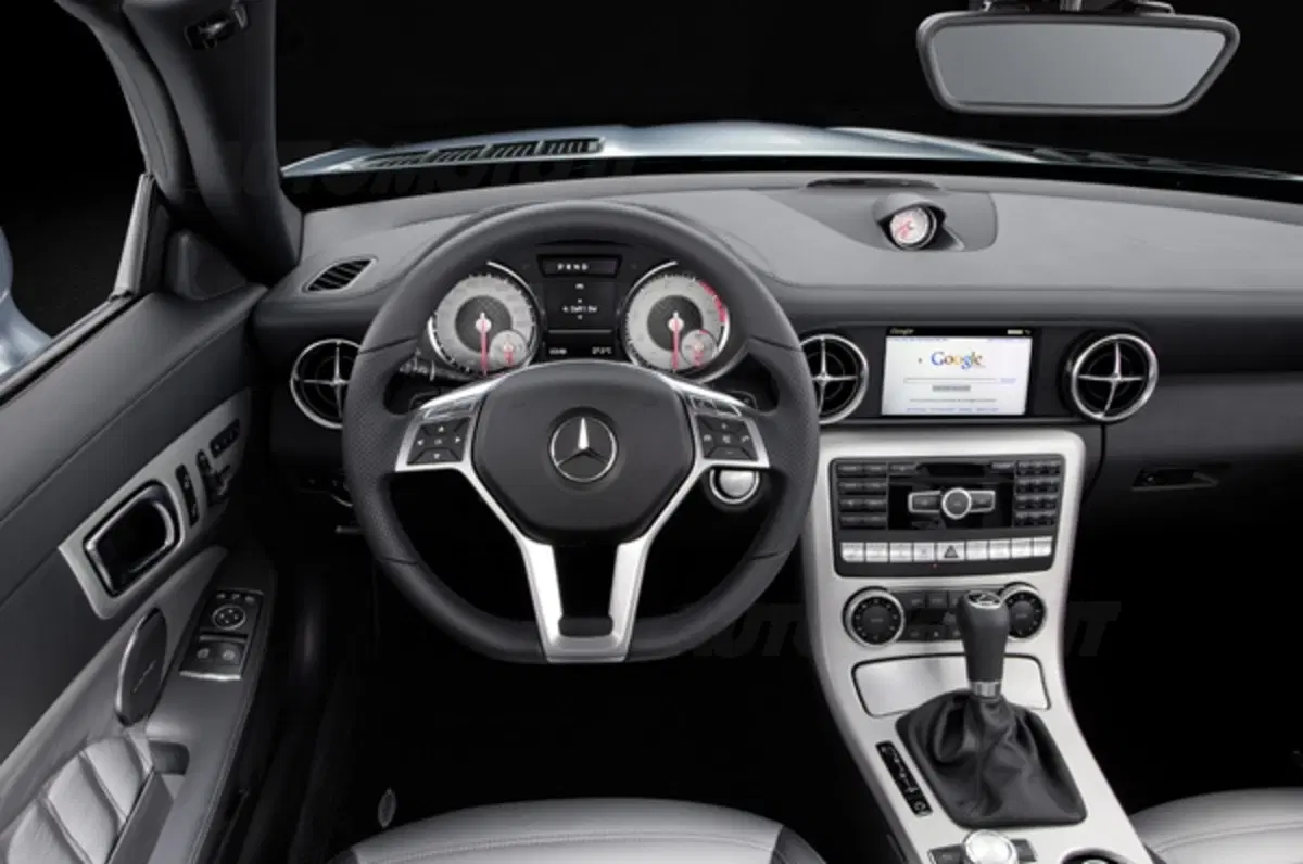 Nuova Mercedes SLK - prezzi di listino in Italia (32)
