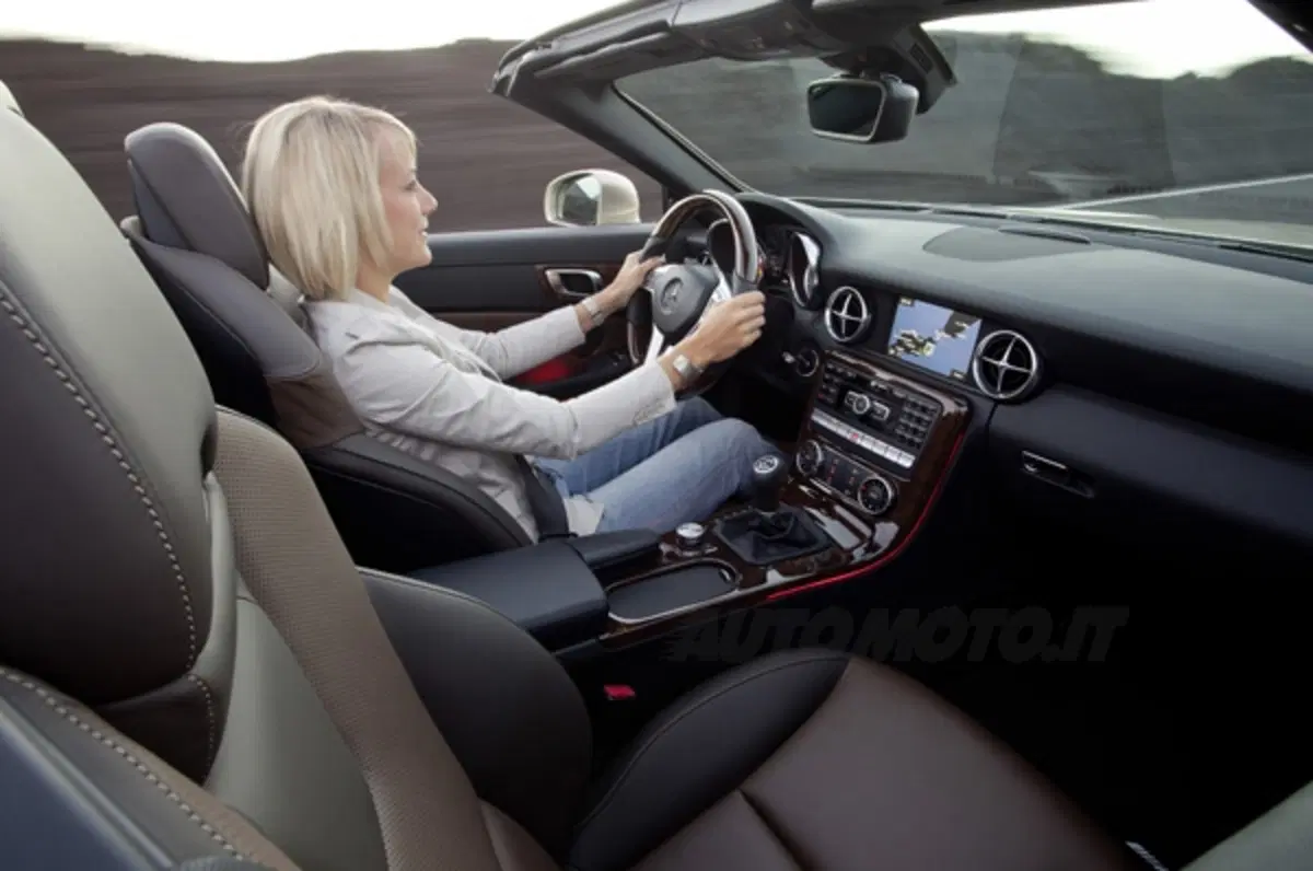 Nuova Mercedes SLK - prezzi di listino in Italia (34)