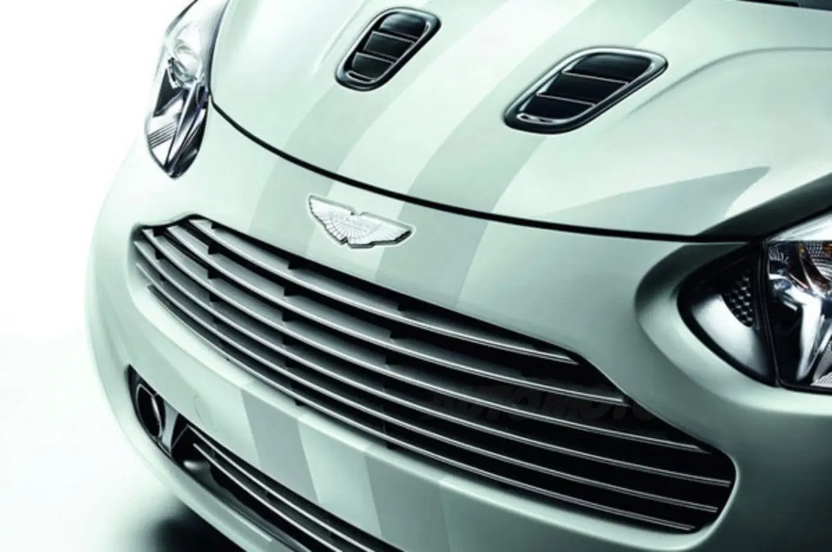 Aston Martin Cygnet White & Black (4)