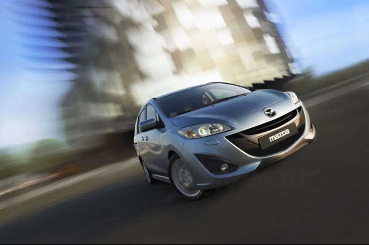 Nuova Mazda 5: da 19.650 euro (4)
