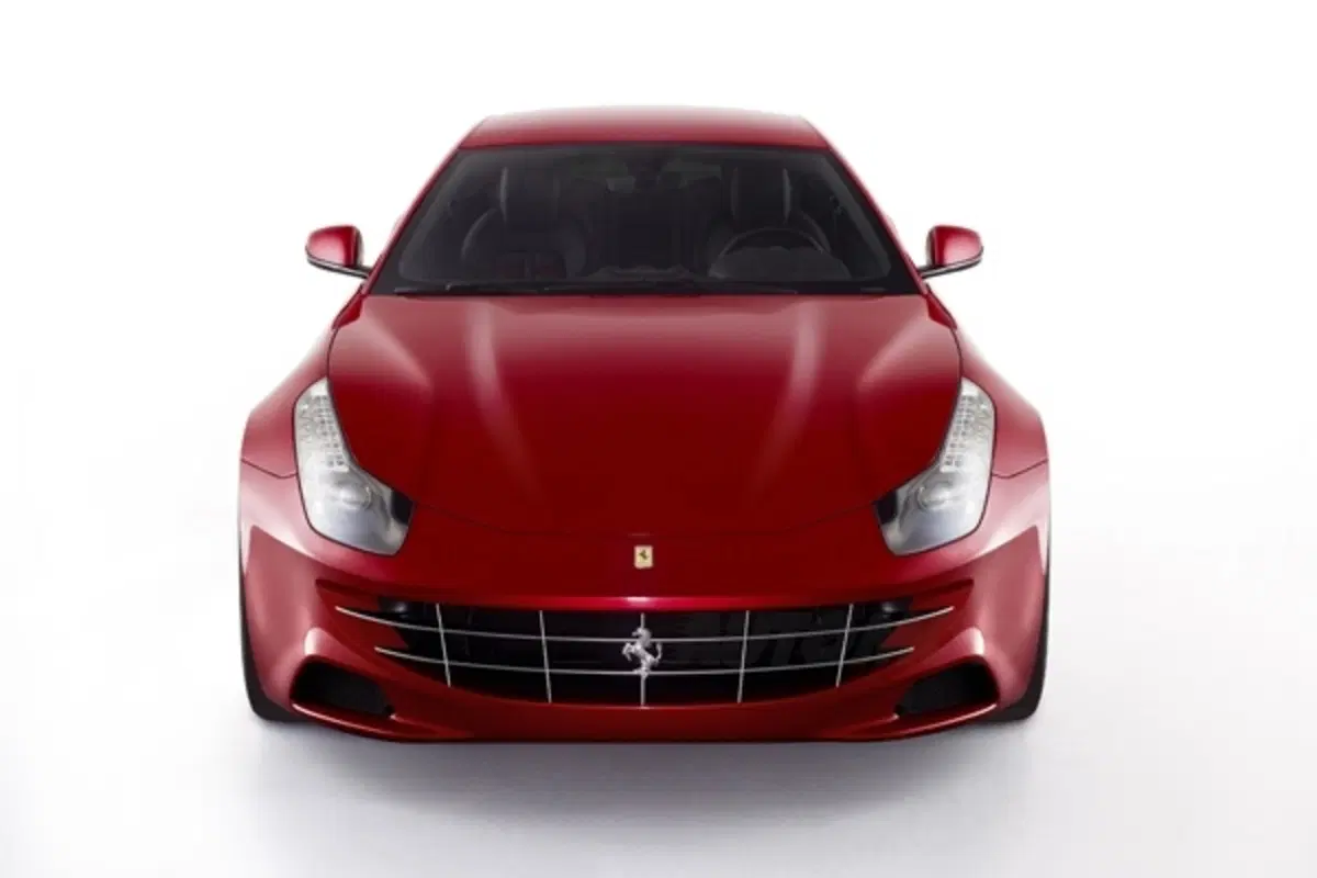 Ferrari FF (2)