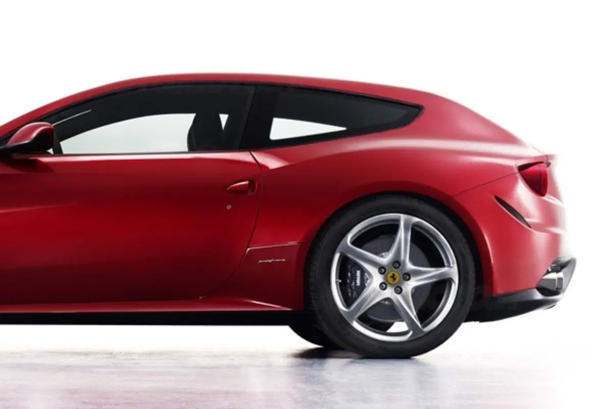 Ferrari FF (5)