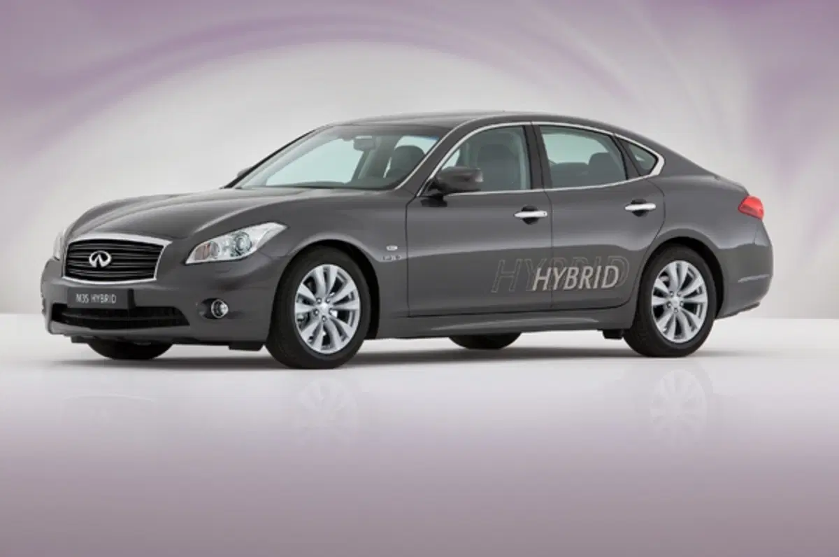 Infiniti M35h (7)