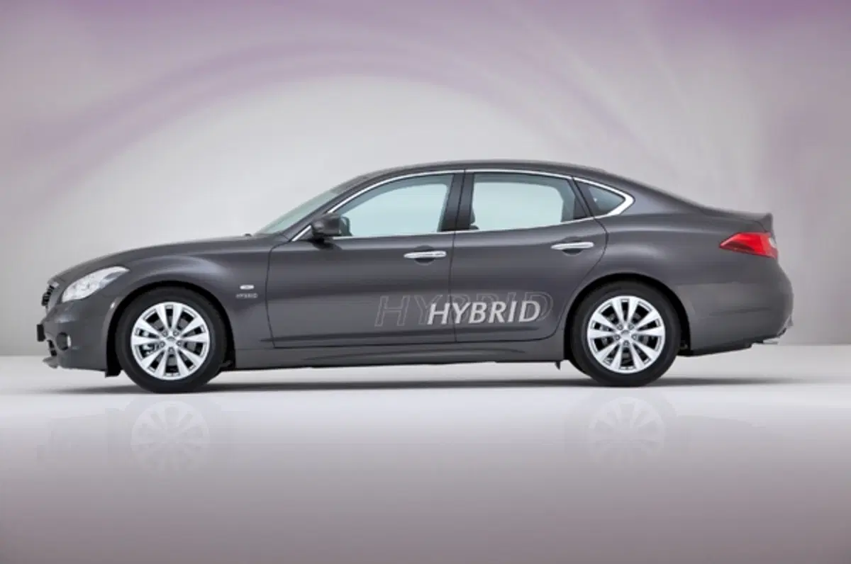 Infiniti M35h (8)
