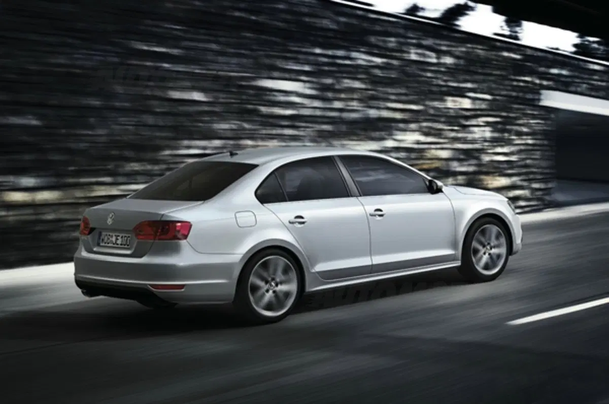Volkswagen Jetta m.y. 2011: da 20.850 euro (2)