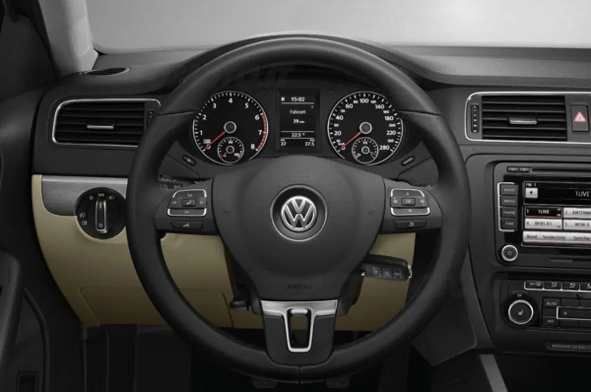Volkswagen Jetta m.y. 2011: da 20.850 euro (14)