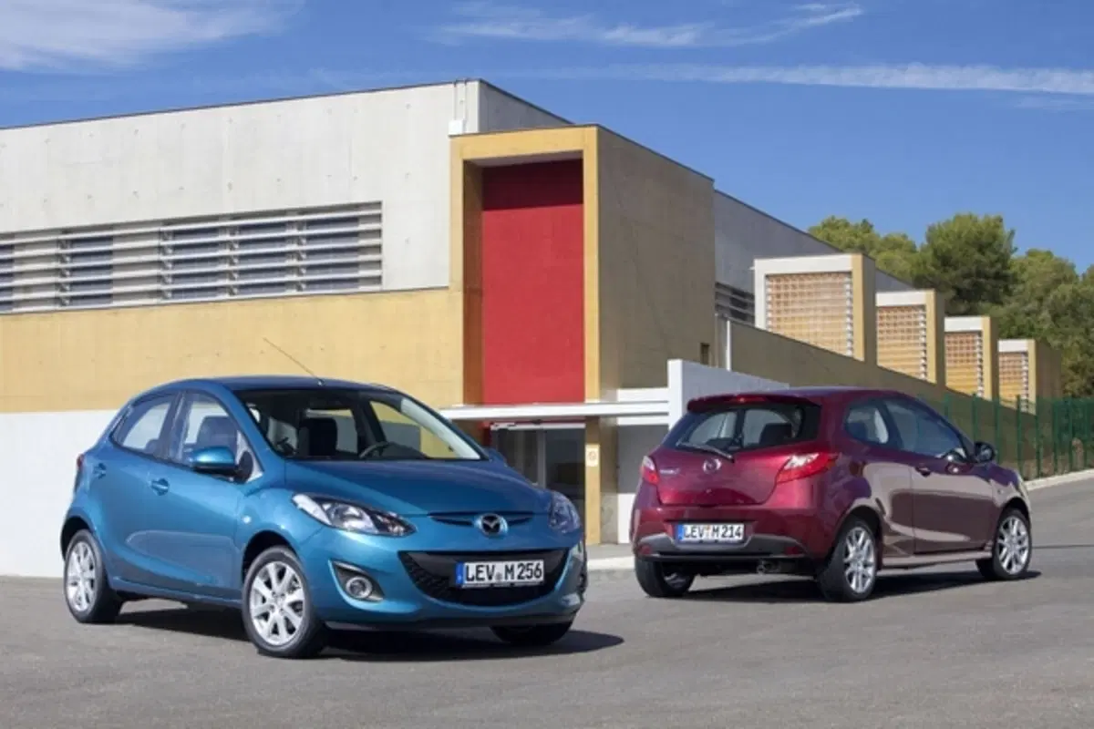 Mazda: dal 2012 una Mazda2 elettrica (3)