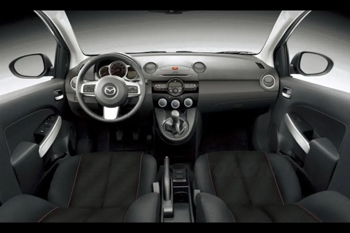 Mazda: dal 2012 una Mazda2 elettrica (12)