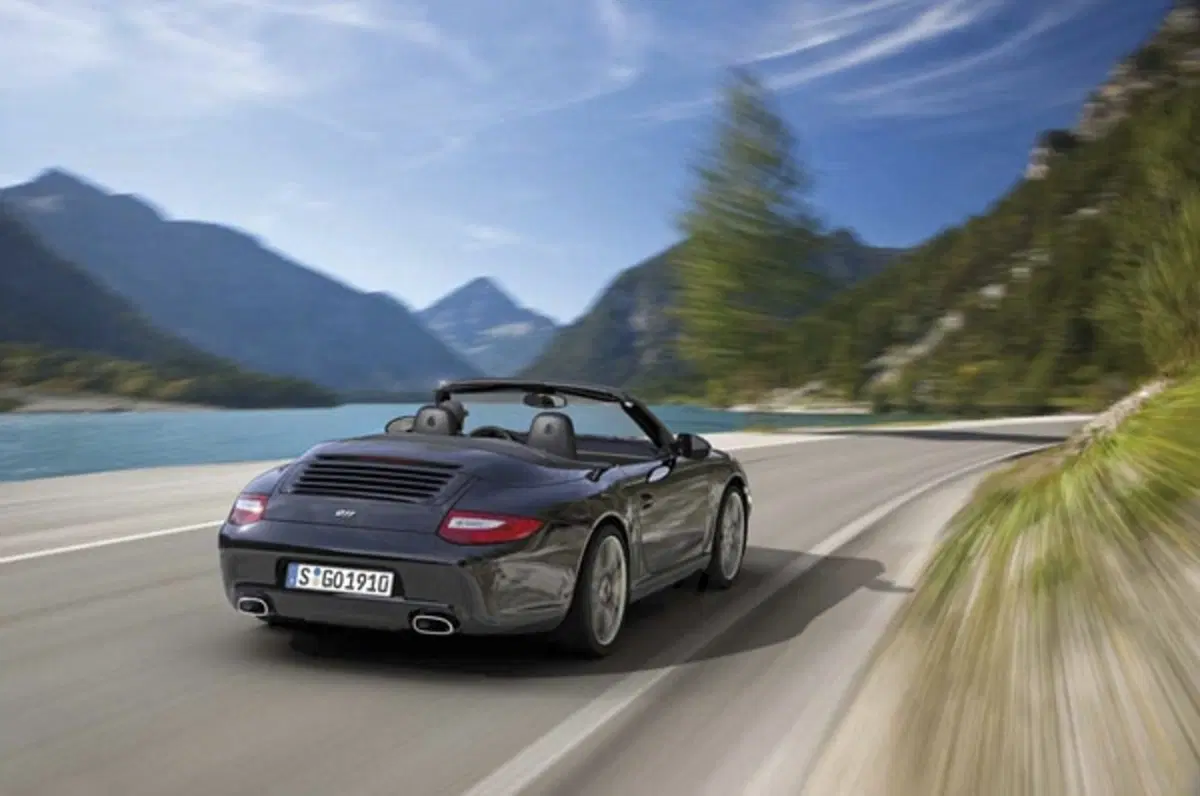 Porsche 911 Black Edition (2)
